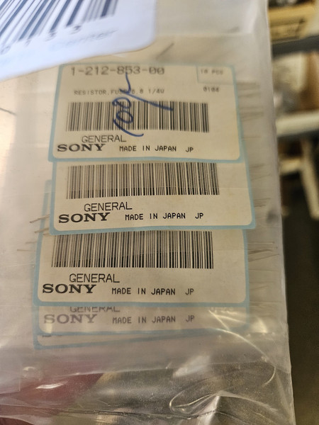 1-212-853-00 / 6.8ohm 1/4w RESISTOR /  SONY / AXIAL  RESISTOR / 10 PIECES (qzty)