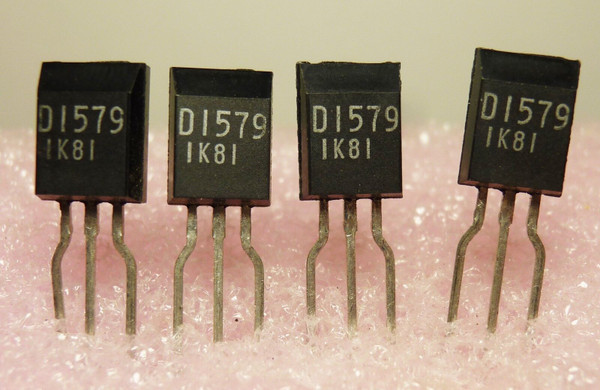 2SD1579 / TRANSISTOR / 4 PIECES (QZTY)