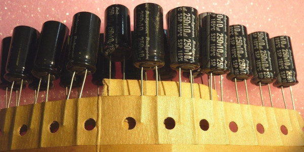 10uf 250v /  ELECTROLYTIC CAPACITOR / 20 PIECES (qzty)
