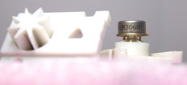 LM306H / IC / DIP / 2 PIECES  (qzty)