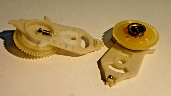 IDLER ASSEMBLY / RCA# 117194 /  HITACHI# 6886792 / 2 PIECES / (qzty)