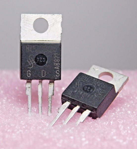 BUZ102S / TRANSISTOR / TO220 / 2 PIECES (qzty)