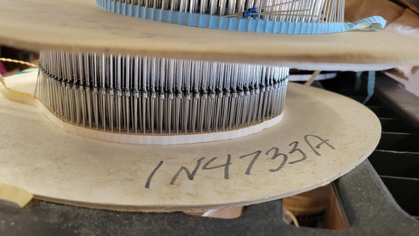 1N4733A / ECG135A  DIODE / 50 PIECES (qzty)