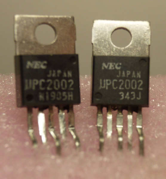 UPC2002 / TO220 / IC  / 2 PIECES (QZTY)
