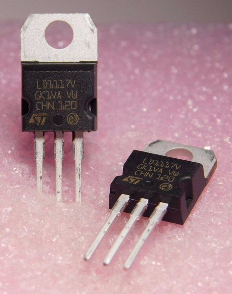 LD1117V / IC / TO220 / 2 PIECES (qzty)