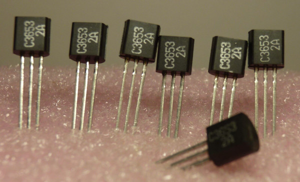 2SC3653 / TRANSISTOR / TO92 / 7 PIECES (QZTY)