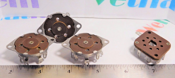 ASSORTED TUBE SOCKETS / 4 PIECES (qzty)