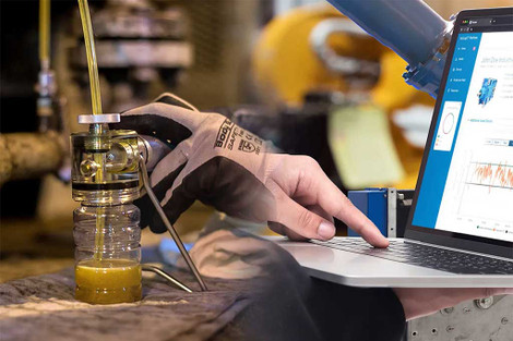 How does foam impact the lubricity and performance of a lubricant?