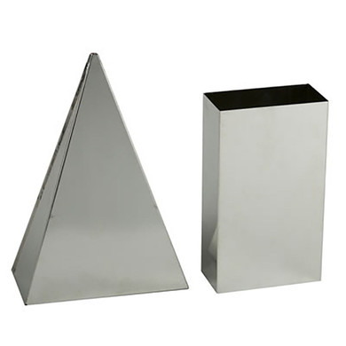 This article discusses the types of candle molds we carry and their differences.