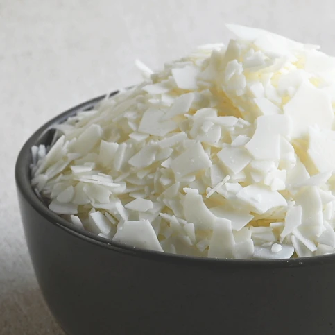 This article outlines all the soy candle waxes we carry and explains their different characteristics and applications.