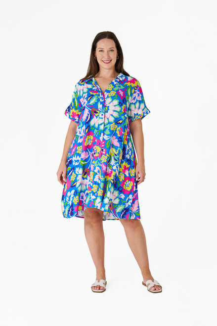 BOHO BARRERA DRESS
Fabric	Rayon
Descriptions	– Loose fit button-down shirt dress with collar
– Button-tab short sleeves
– Self fabric belt
– Knee length skirt
– Side seam pockets
– Relaxed fit

SIZE GUIDE
SIZE	S	            M	     L	            XL
AUS	8-10	12-14	16-18	20-22
