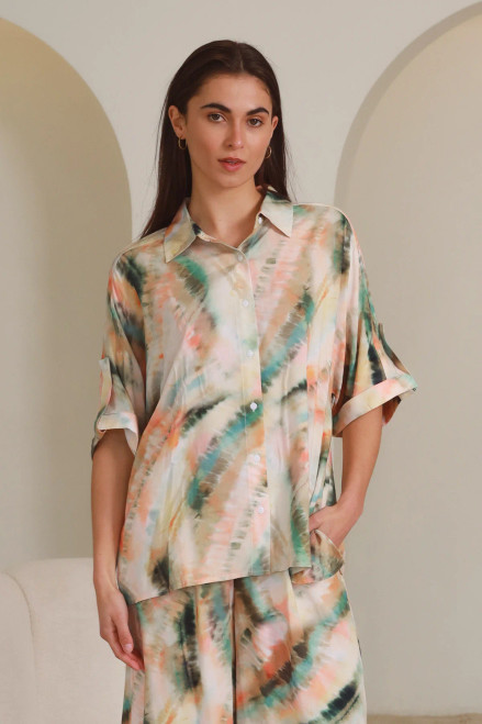 Charlotte Jaylah Shirt 
Sleeves have a button & cuff feature.
Splits at sides
Rayon