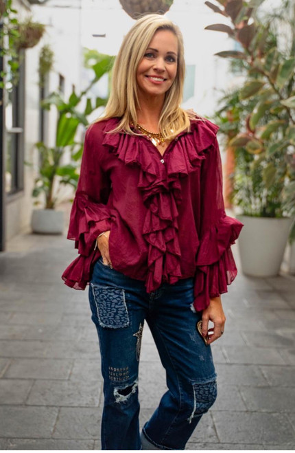 Bestie Jeans
So funky & comfortable
5 pocket stretch jeans
Features hearts & diamante
68% cotton
28% polyester
2% viscose
2% spandex