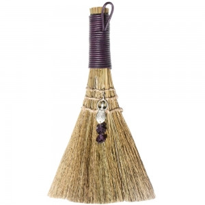 Wicca Broom Amethyst Goddess
Leather bound
Approx 22x12cm