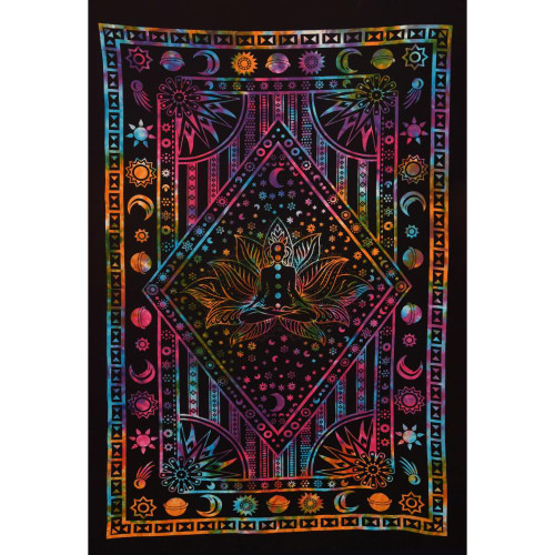 Tapestry Chakra Sun Moon
This tie-dye tapestry features the Seven Chakra design with a Sun Moon motif, measuring 140x210cm. It is a vibrant and spiritual addition to any space. 140x210cm