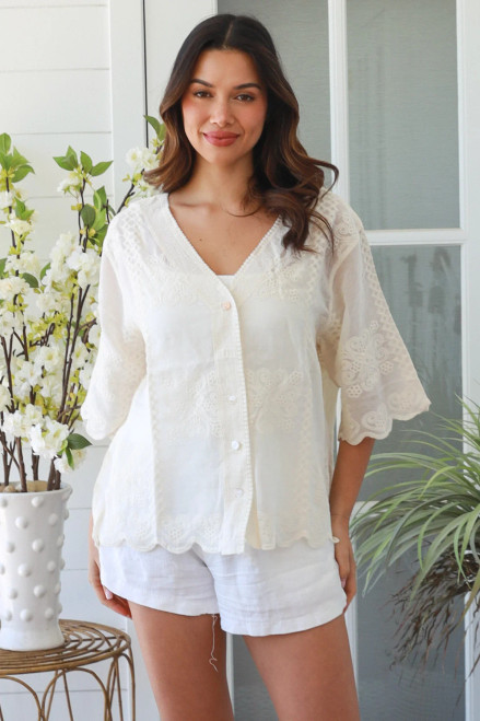 Willow Embroidered Top Cream
10-16
100% cotton