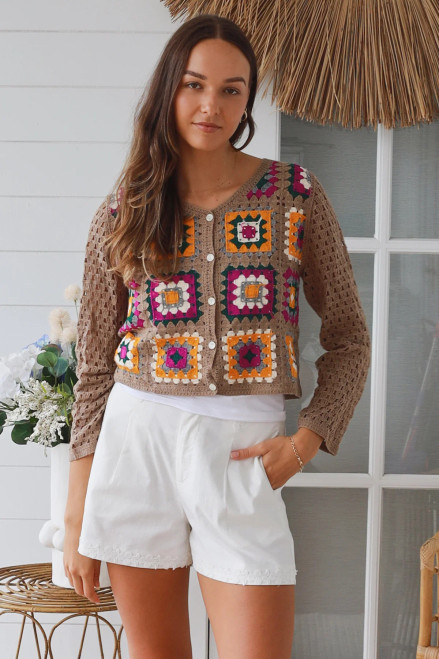 Willow Crotchet Top / Cardi Brown
Fits up to 14