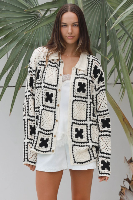 Willow Crotchet Button Cardi Cream
Button up front with a collar
Fits up to 14/16