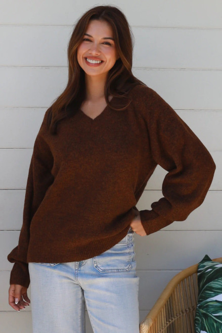 Charlott The Label Jumper Coffee
58%Acrylic 
24%Polyester 
15%Wool
3%Spandex 