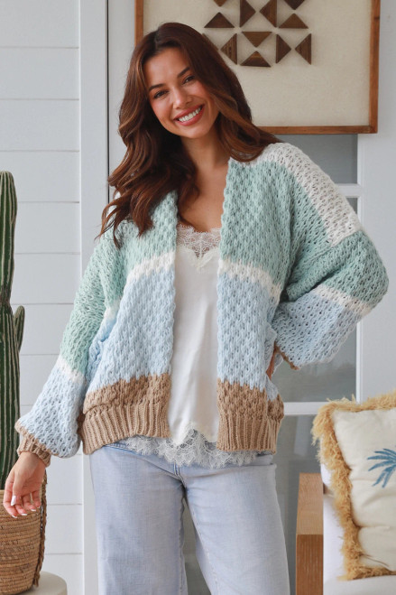 Charlotte The Label Open Cardi Sage
Lovely and soft bubble knit
has 2 front pockets
Fits up to 16
65% acrylic
35% wool