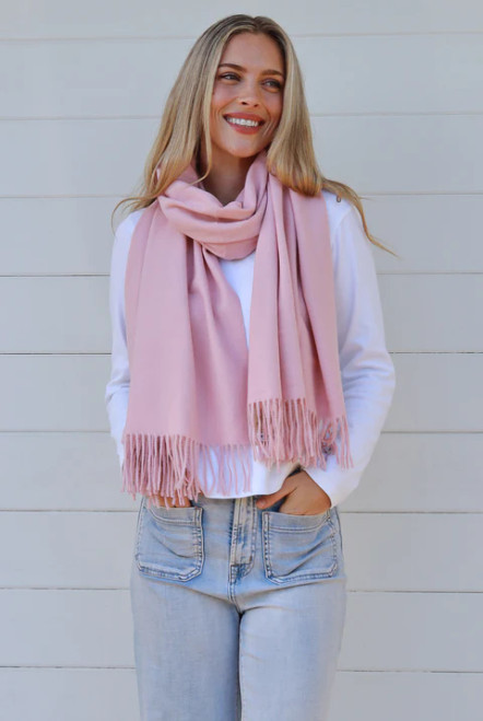 Scarf Plain Pink

Super soft & warm 
100% polyester