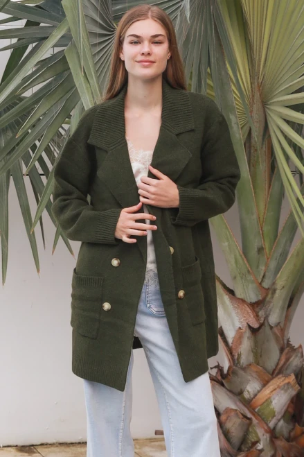 Charlotte 3/4 Cardi Button Green
Soft & warm
Has collar
2 front pockets
Has lovely button detail
Looks classy
65% Acrylic
35% wool