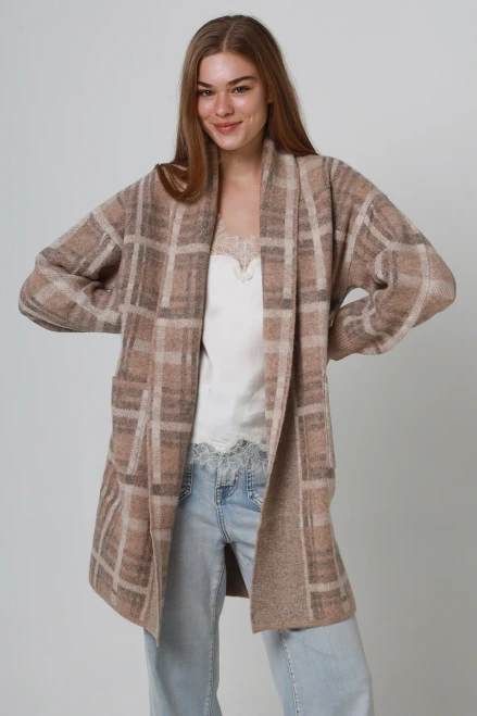 Charlotte 3/4 Cardi Beige Check
Soft, thick & warm
Has crew collar
2 front pockets

65% Acrylic
35% wool