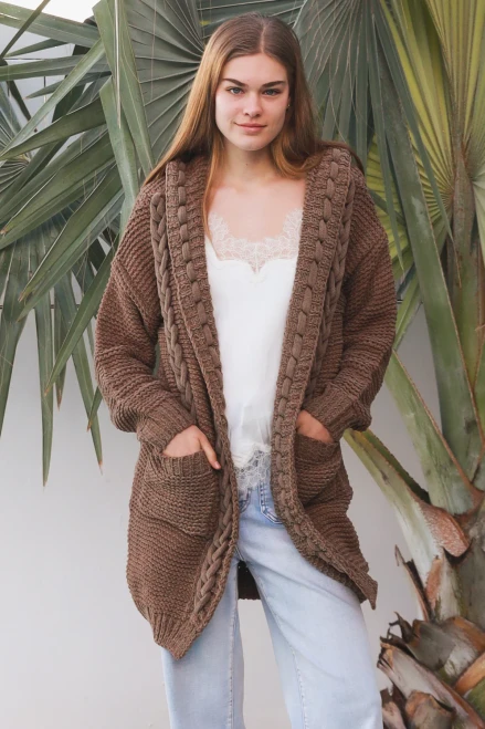 Charlotte 3/4 Cardi Cable Knit Brown
Soft, thick & warm
Has a hoodie
2 front pockets

65% Acrylic
35% wool