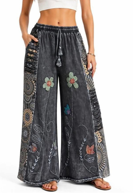 Pant Razor Cut Embroidered Black
Thes pants are stunning
Fully fleecy lined to keep you cosy
Side pockets
Wide elastic & drawstring waist
One size fits up to 16
100% cotton