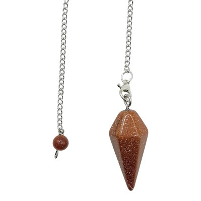 Faceted Pendulum Goldstone
Stone is approx 3.5x1.75
Chain approx 20cm