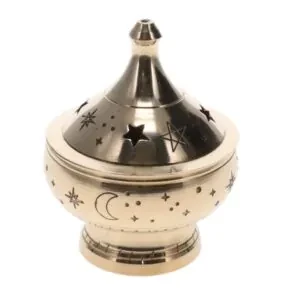 Brass Engraved Incense Holder – Brass Engraved Celestial

This brass burner features an elegant celestial moon and star engraving. Measuring 5.5cm in width and 6.5cm in height, it is suitable for burning incense cones, resins, and smudge bombs.

Ensure the burner is placed on a heat-resistant surface during use. Never leave burning incense unattended.

Size:H6.5cm x W5.5cm x D5.5cm