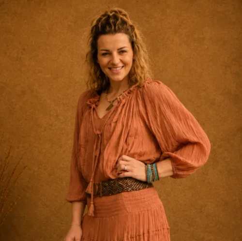 Gypsy Peasant Top Tan

Soft lightweight crinkle cotton
Adjustable tie neckline with tassel detail
Relaxed, flowing silhouette
Elastic cuff sleeves

One-size fit