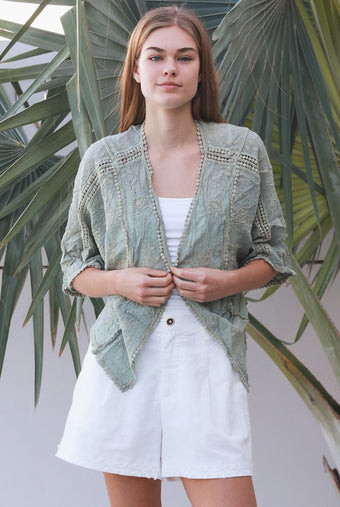Willow Cotton Cape Khaki
Beautiful embroidery
Open front
3/4 sleeve
100% cotton
Free size up to 18
