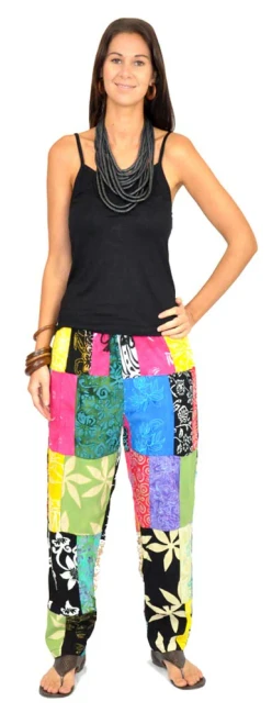 Pants Patchwork
Elastic & drawstring at waistline with straight leg.
Side pockets
Fits 10-16
100% rayon
Colours will vary
