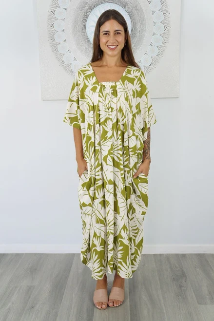Bermuda Kaftan Olive
Introducing the Bermuda Kaftan in our "Leafy" print. This is a long, plus size kaftan featuring front shirring, side pockets and splits.

Experience ultimate comfort and effortless style with this versatile piece.

Ideal for any occasion, this kaftan offers a flattering fit and adds a touch of elegance to your wardrobe.

Kaftan width is 99cm from armpit to armpit and overall length is 125cm.