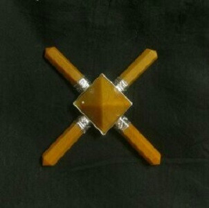Yellow Aventurine Pyramid Energy Generator.  Approx 9x9cm but each piece may be slightly different. 6 equal sides and 6 equal faces meet at a point. Then add the power of the pyramind. The Pyramid enhances and focuses the inherent properties of the crystals & makes them more powerful. Can charge other crystals, and can be used for healing.
Yellow Aventurine for the Sacral & Solar Plexus Chakras
Great for facing blockages & decision making, who are oversensitive, this stone will help them to feel more in control. It helps with self-esteem, will and self-control, helps to focus intent In order to manifest. Inspires understanding and compassion, stabilizes emotions, helps to overcome grief. Protects against EMF pollution, draws abundance and prosperity, and can be used to alleviate anxiety. Expands creativity.
It helps to detoxify the body, improves blood circulation, reduces inflammation, nervous system, pancreas & liver. It stimulates metabolism, helps with digestive system & stomach health. Relief’s sinus problems, allergies, migraines & helps with skin conditions.
