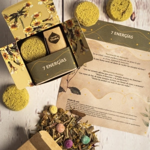 POLYCRED SMOKE KIT 7 ENERGIES
4 charcoal discs infused with essence TO CLEAN THE AURIC ENERGY
Herbal balls & resin.

Light a charcoal disc in a vessel / tray, place the resin & a ball on the smoldering disc.
The following scent expand into the environment as you set your intension.

Rose inspires love & union.
Sage vivifies & purifies the sensory perception.
Palo Santo purifies the energetic body & clears saturated energies.
Lemongrass clears & revitalizes the mind, calming & protective.
Frankincense purifies the body & mind.
Chamomile has calming virtues & a softness that produces a sense of harmony.
Calendula has the ability to provide harmony to the space.