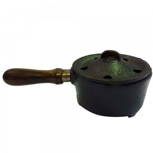 Cast Iron Cauldron with Handle 
Approx 5 x 3.5cm