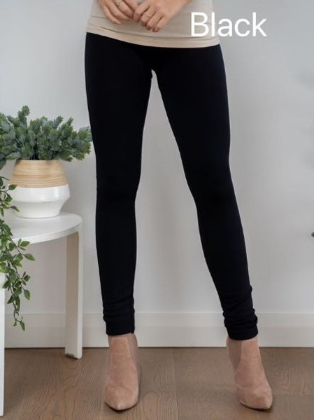 Leggings Black
Fleecy lined 
Wide waist
Free size up to 16
