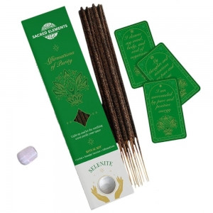 Incense Kit Affirmation of Purity Crystal Smudge 
Light up and let the soothing scent purify your space.
Affirmation Ritual Incense Kits include 20gm of smudge incense sticks, 3 Affirmation Cards and a crystal stone to match the intention. Brand: Sacred Elements Crystal: Selenite