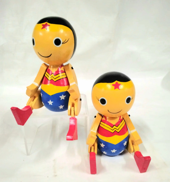 Shelf Sitter Wonder Women
Moveable arms & legs
Approx 15 x 10cm when sitting
