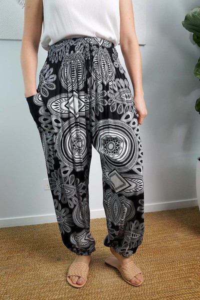 Harem Pant Govinda
The Harem pant is 100% rayon and 100% comfort, with shirring around the waist and elastic around the ankle. 3 sizes available. Free size to fit 10-16, 18-20 and 22-24.

Please note that with ALL Tie Dye products there will be variations of colours.

                          MEASUREMENTS

                                                        10-16	18-20	22-24
LENGTH	                               103cm	103cm	103cm
RELAXED WAIST	                30cm	35cm	40cm
FULLY STRETCHED WAIST	60cm	70cm	80cm

