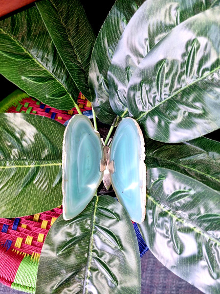 Agate Butterflies Green
Colouring & size may vary
These pieces are approximately
6cm – 8cm