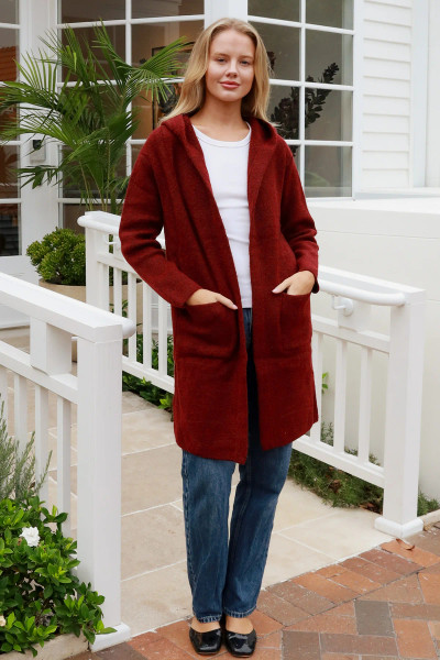Charlotte Knit Cardi Marone
Open front with pockets
Hood
65% ACRYLIC 35% WOOL