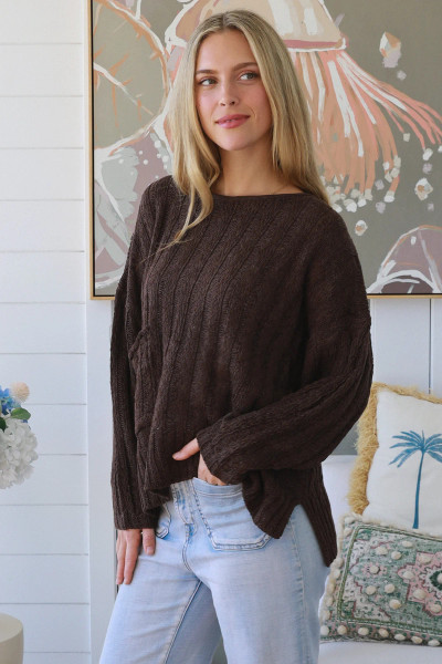 Charlotte The Label Knit Top Chocolate
Perfect Autum Knit with texture & a pocket
65% cotton
35% viscose
One size fits up to 16