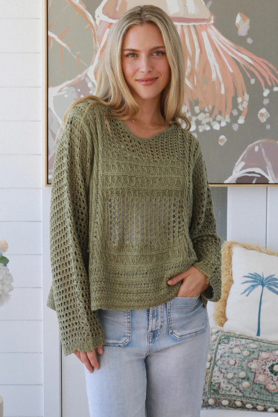 Charlotte The Label Knit Top Textured Pocket Sage
Lovely and soft with 1 pocket at front
Fits up to 16
65% cotton
35% viscose