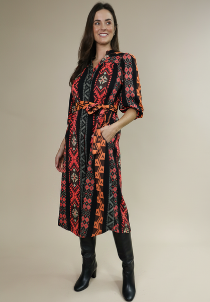 Aztec Dress
Stunning Aztec colouring
3/4 sleeve with a band witch is great to wear in the trans seasonal months as well as winter with an undergarment, boots & jacket.
Has a belt that can be worn or left off.
Hidden button feature up front
2 side pockets
Has shirt style hem
100% cotton