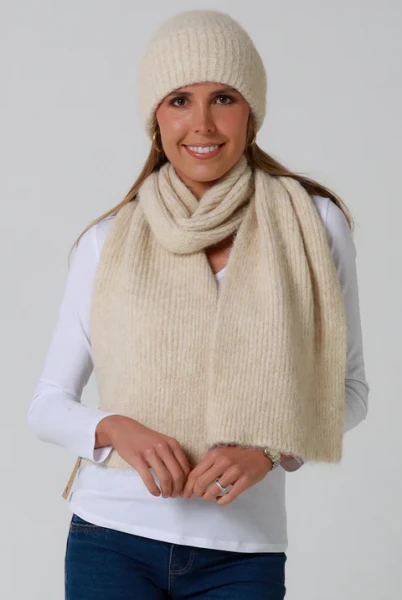 Beanie Cream
Soft & Cozy
100% polyester 
