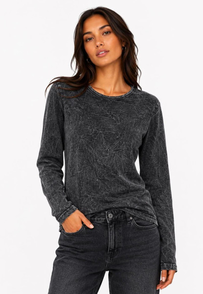 Stonewash Top Black
Slight stretch
Long sleeve T shirt
100% cotton