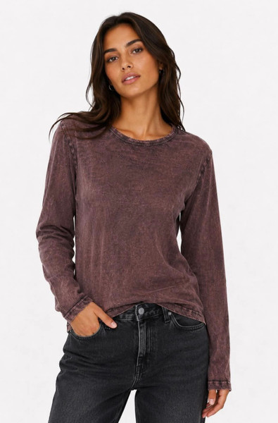 Stonewash Top Brown
Slight stretch
Long sleeve T shirt
100% cotton